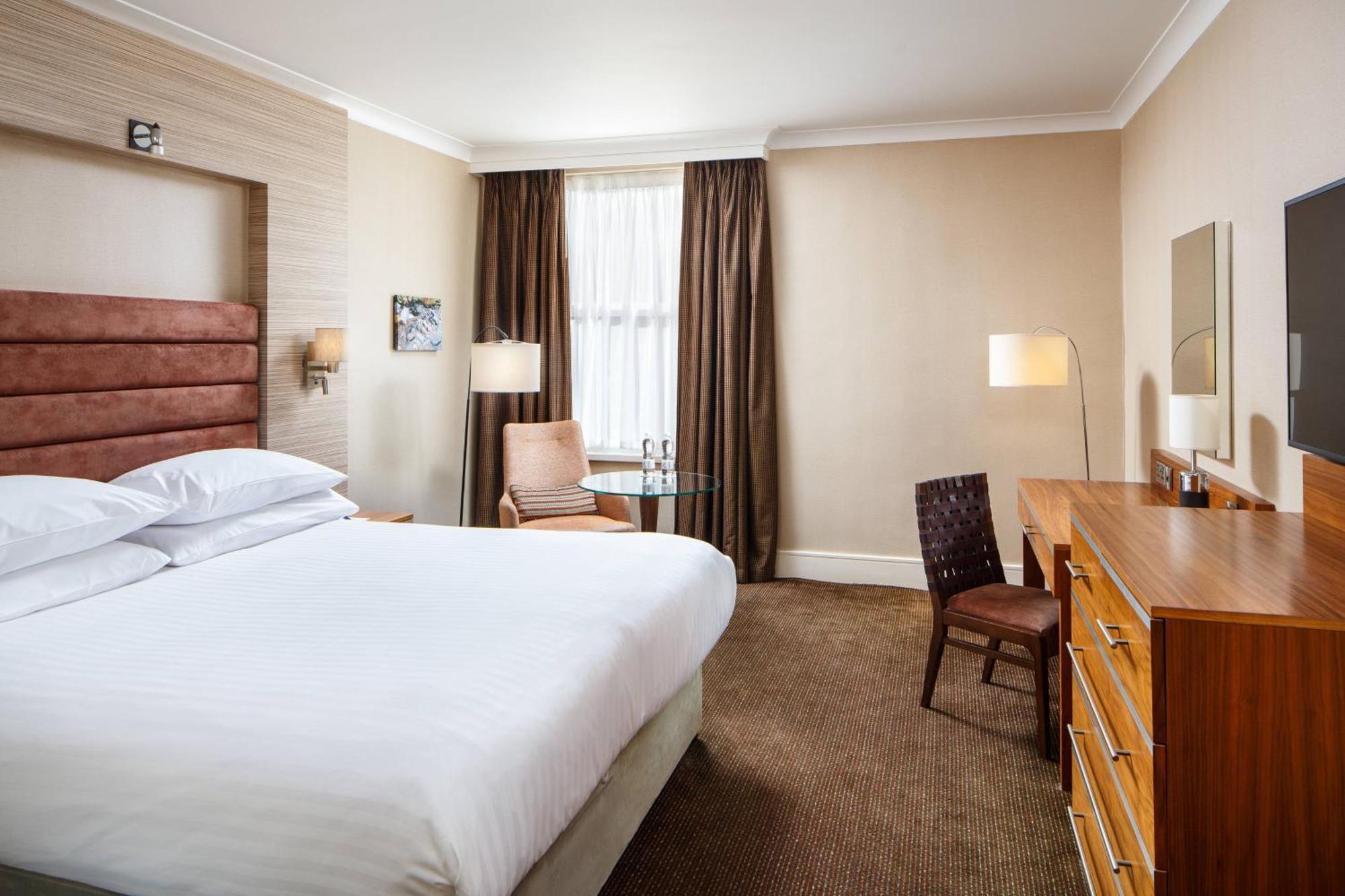 Delta Hotels By Marriott Cheltenham Chase Brockworth Exterior foto